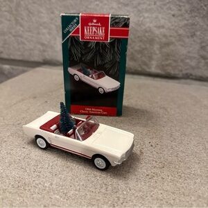 Hallmark Keepsake Green and Red Ornament